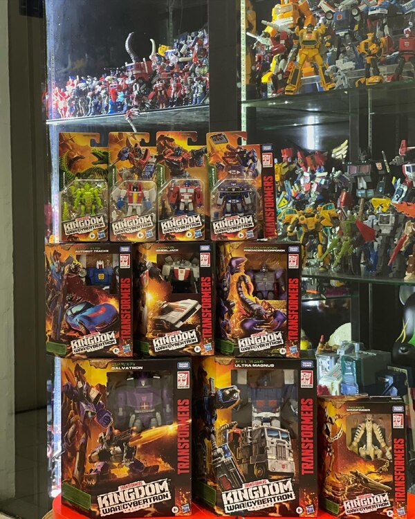 Transformers WFC Kingdom Wave 3 Found Singapore New Packaging Images  (1 of 3)